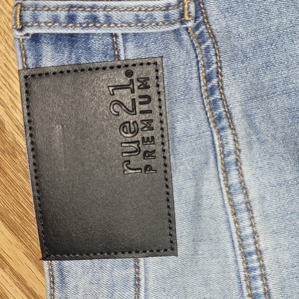 New Rue 21 Relax fit crop jeans size 40x32 - Picture 7 of 7
